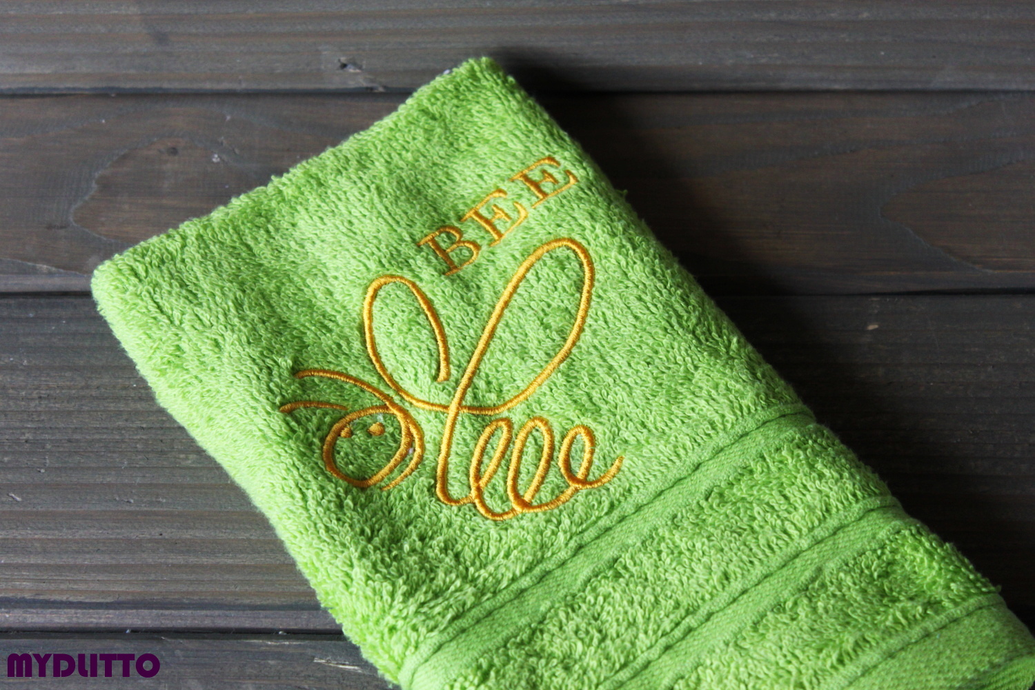 Zelený ručník BEE 