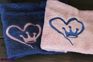 Souprava dvou ručníků s výšivkou - modrý a růžový